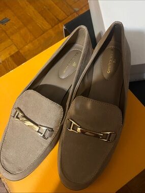 New Bandolino Taupe Suede like Loafers with Gold Accent